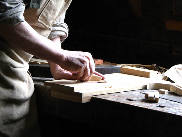 Nuestra dilatada <strong>experiencia y  profesionalidad</strong> nos consolidan como una de las empresas de <strong>carpintería y ebanistería en Vall d'Uixó (la)</strong> más destacadas. Todos  nuestros <strong>carpinteros y ebanistas</strong> cuentan con una amplia  formación en el <strong>sector de la madera</strong>.